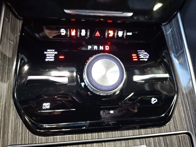 Used 2022 Jeep Wagoneer Series III w/ Flexible Seating Group image 19