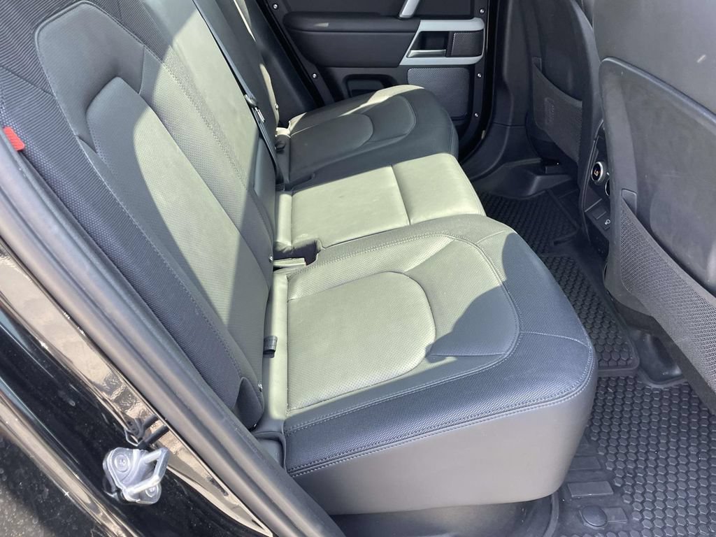 Certified 2024 Land Rover Defender 110 X-Dynamic SE AWD/4WD image 15