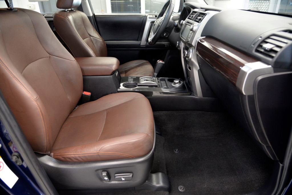 Used 2016 Toyota 4Runner Limited AWD/4WD image 32