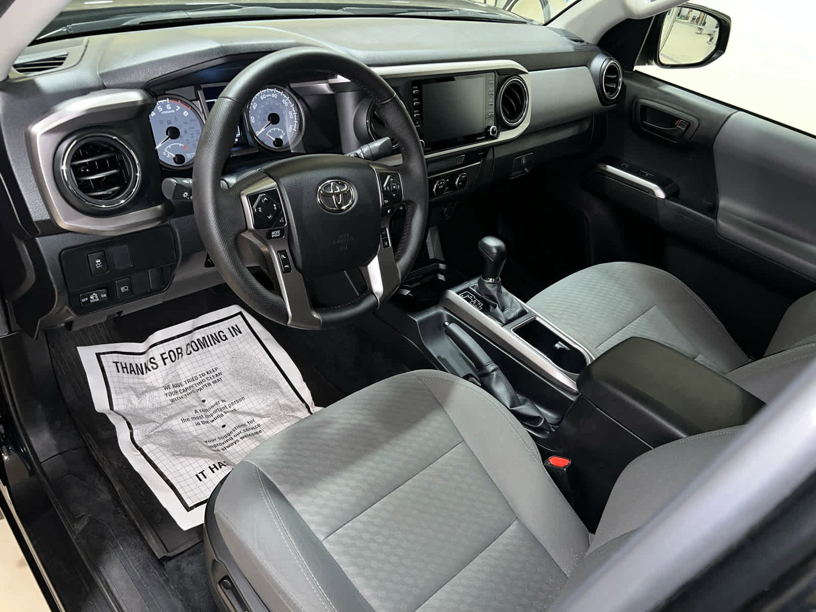 Used 2022 Toyota Tacoma SR5 w/ Technology Package image 18
