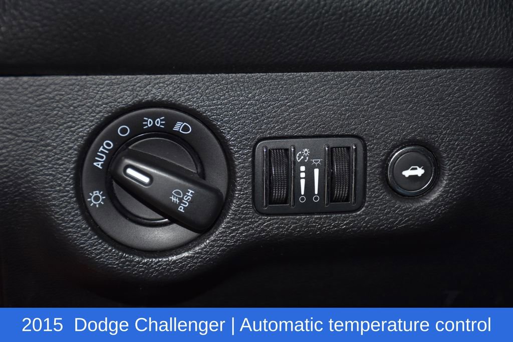 Used 2015 Dodge Challenger SXT w/ Driver Convenience Group image 8