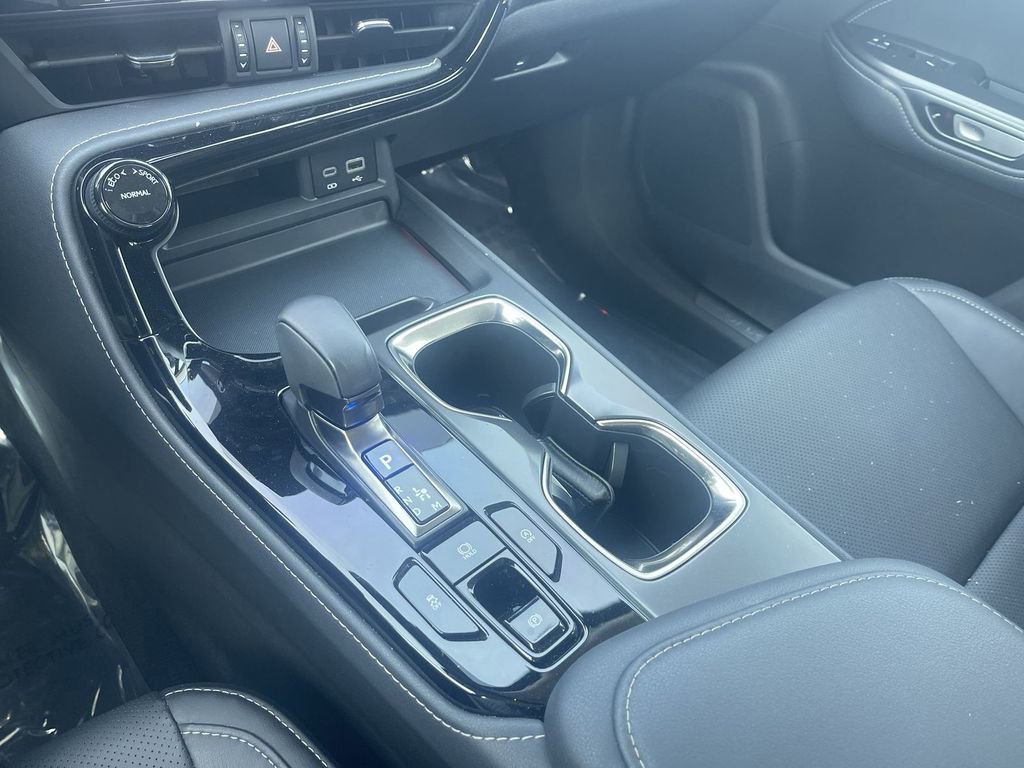 Used 2025 Lexus NX 250 FWD w/ Accessory Package (Z2) image 31