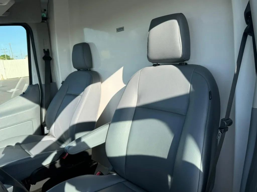 Used 2019 Ford Transit 250 148 Medium Roof image 10