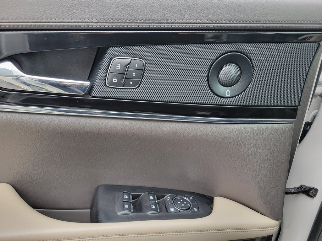 Used 2021 Lincoln Nautilus Reserve image 38