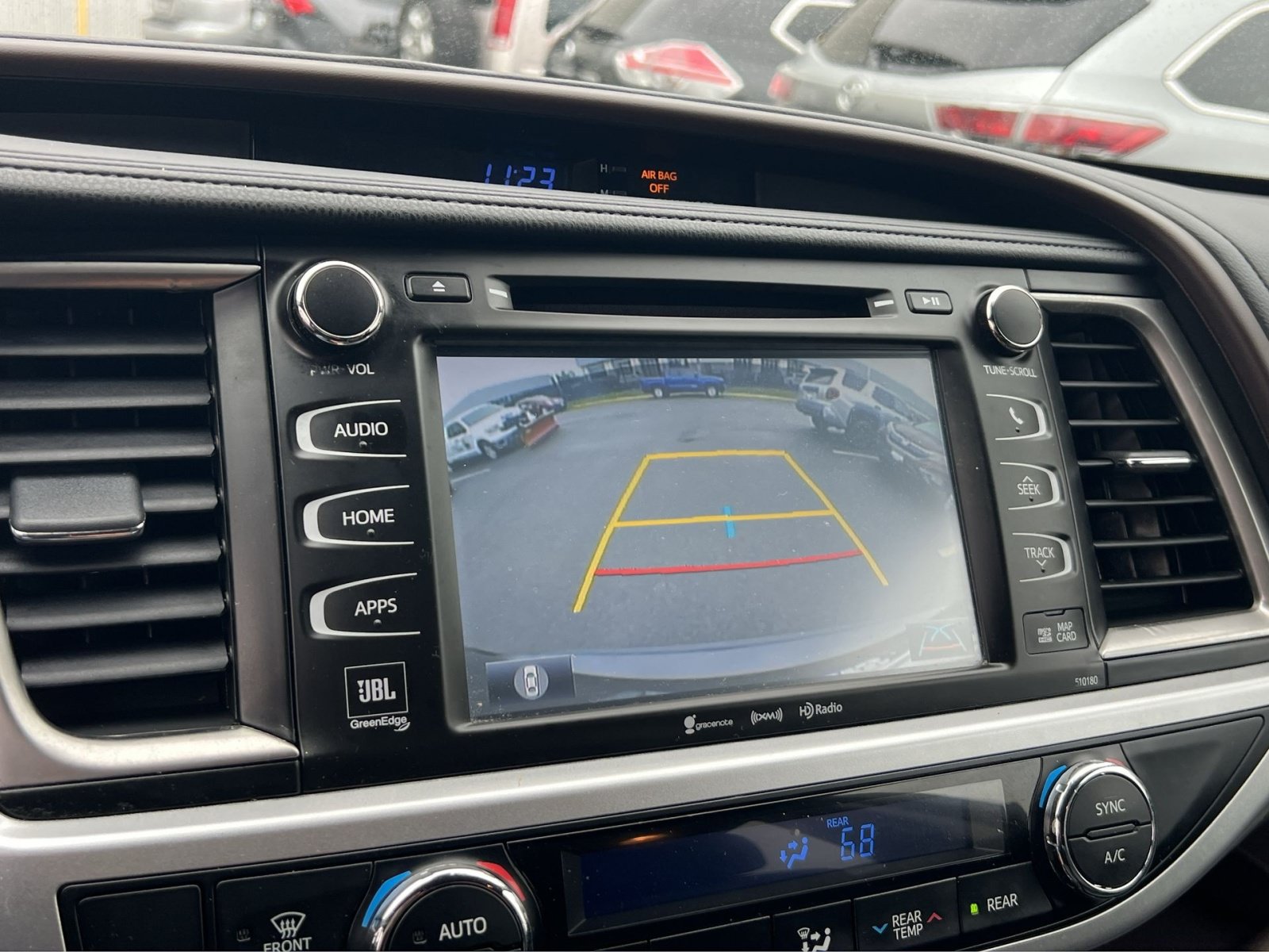 Used 2018 Toyota Highlander Limited Platinum AWD/4WD image 19