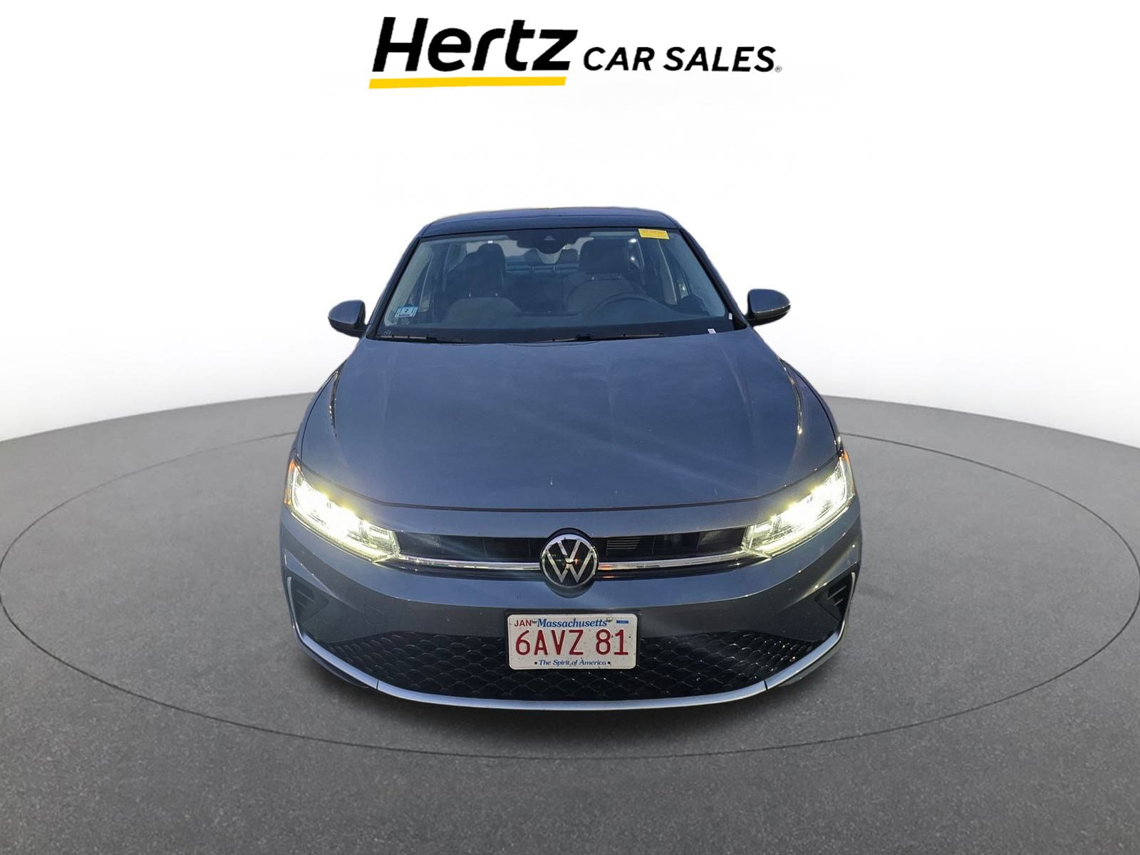 Used 2025 Volkswagen Jetta SE image 2