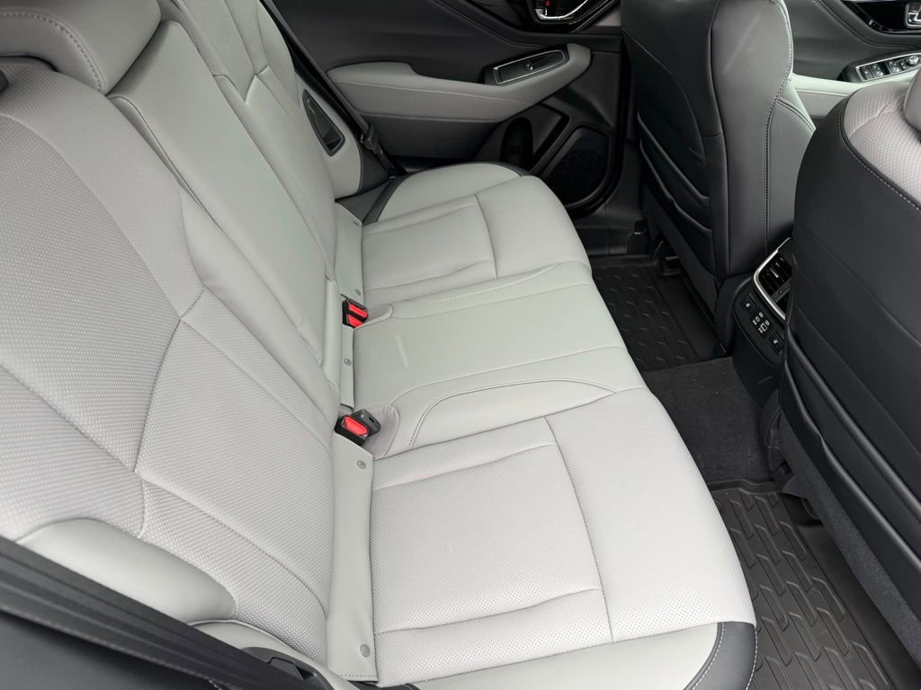 Used 2025 Subaru Outback Limited image 19