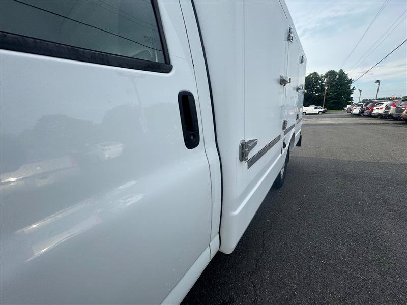 Used 2014 Chevrolet Express 3500 RWD image 12