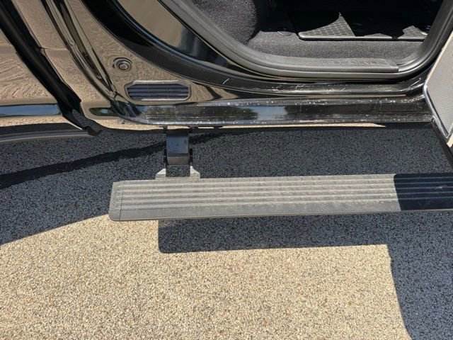 New 2026 RAM 3500 Laramie AWD/4WD image 14