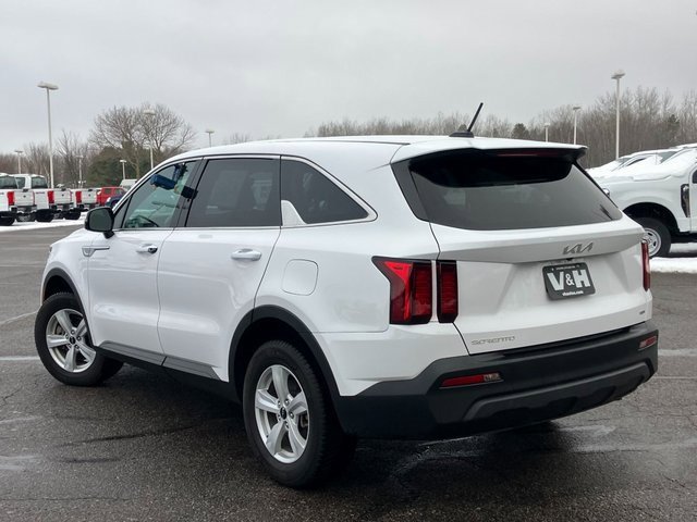 Used 2023 Kia Sorento LX image 21