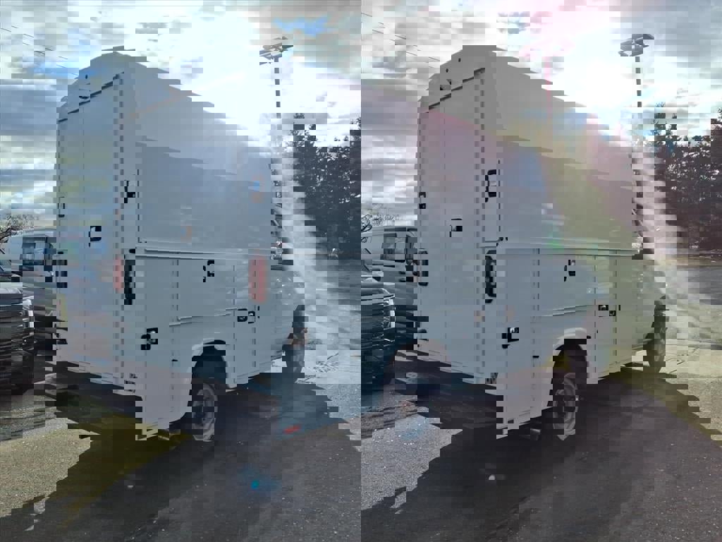 New 2026 Ford E-350 and Econoline 350 Super Duty w/ Power Equipment Group image 37