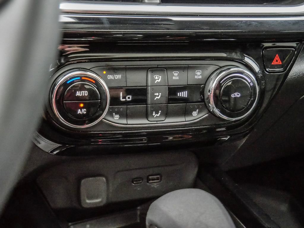 Used 2025 Chevrolet Trax ACTIV w/ Sunroof Package image 31