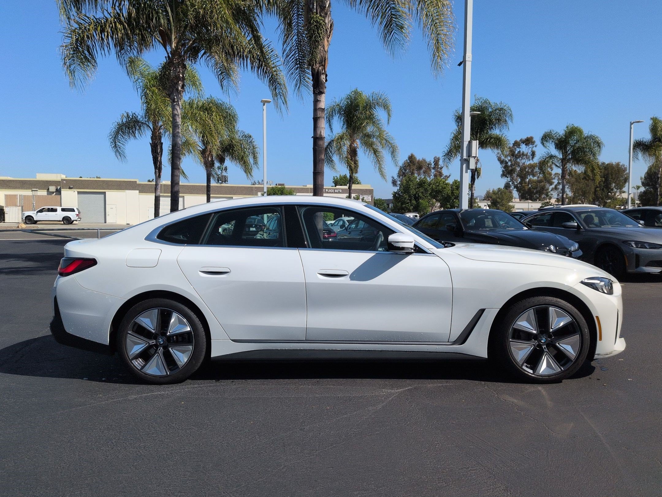 Certified 2025 BMW i4 eDrive40 w/ Premium Package RWD image 11