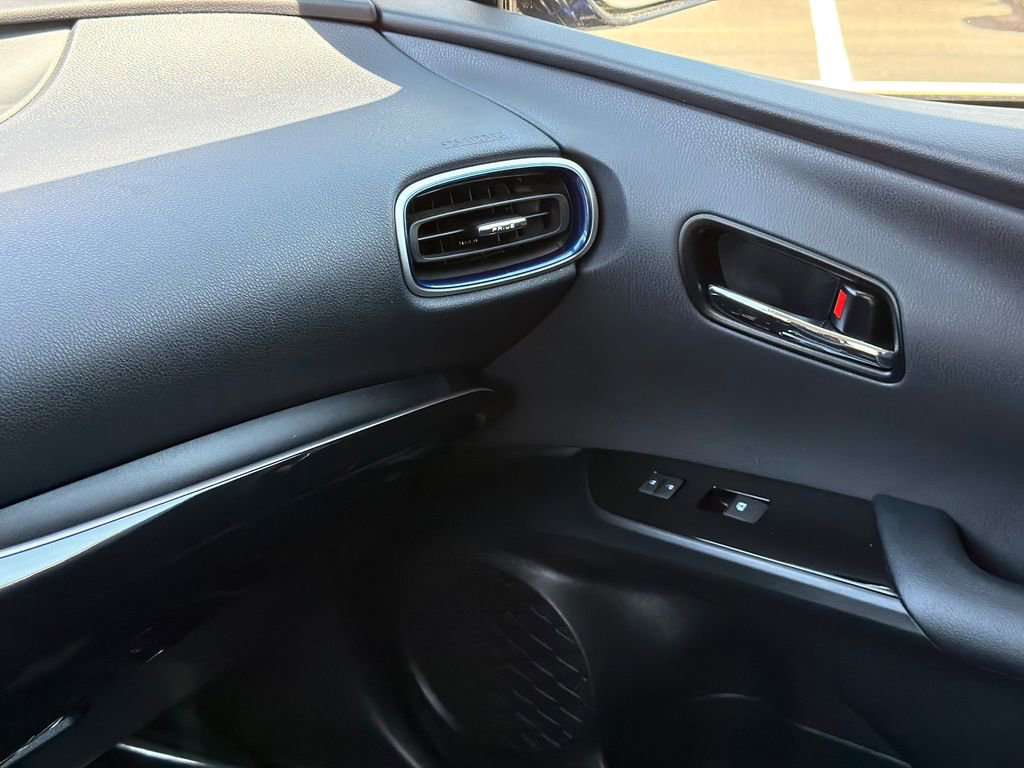 Used 2018 Toyota Prius Three Touring FWD image 25