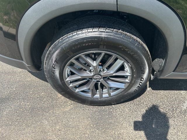 Used 2024 Nissan Rogue S image 40