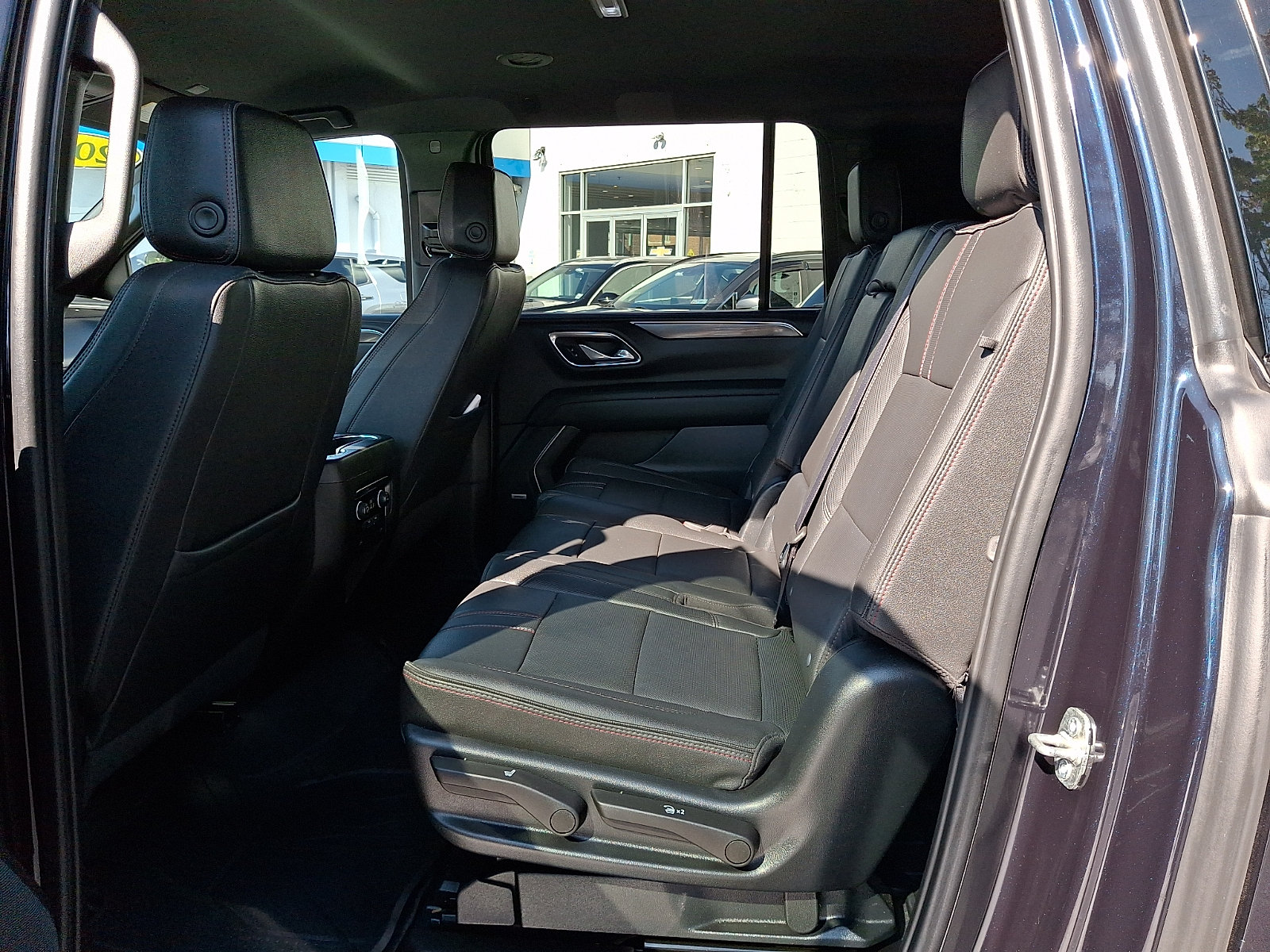 Certified 2023 Chevrolet Suburban RST AWD/4WD image 11