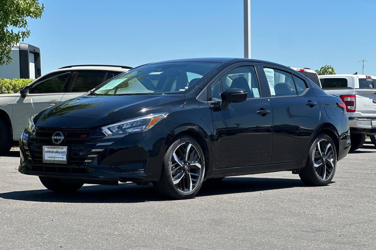 Certified 2024 Nissan Versa SR FWD image 7