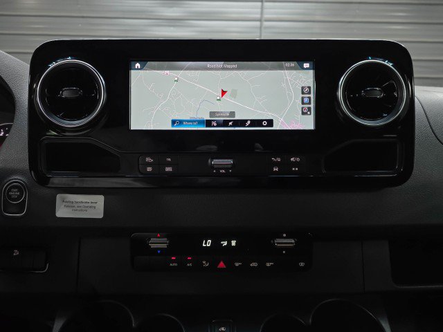 Used 2024 Mercedes-Benz Sprinter 3500 image 25