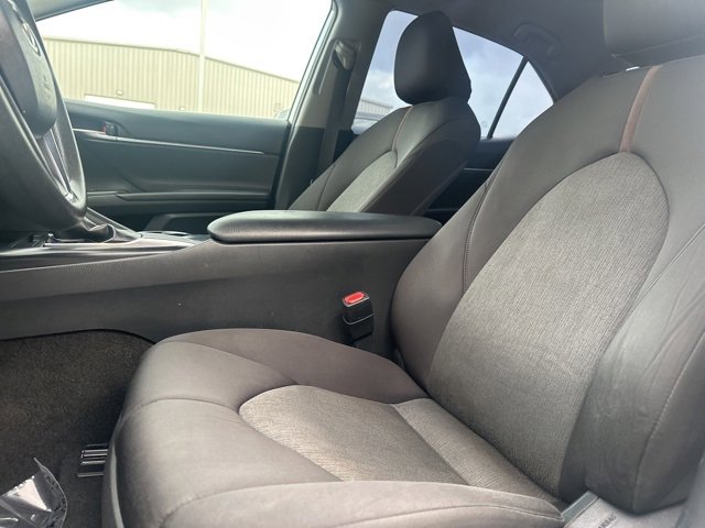 Used 2019 Toyota Camry L image 15
