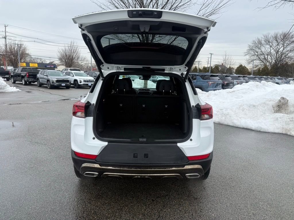 Used 2023 Chevrolet TrailBlazer ACTIV w/ Sun and Liftgate Package image 11