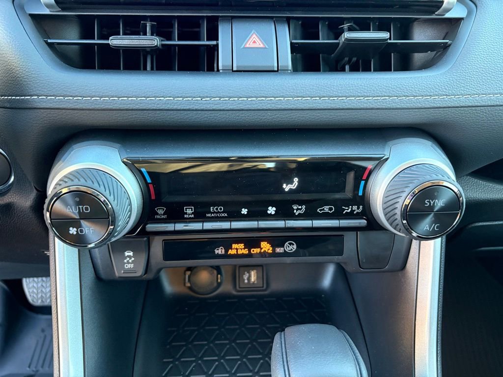 Used 2025 Toyota RAV4 XLE image 16