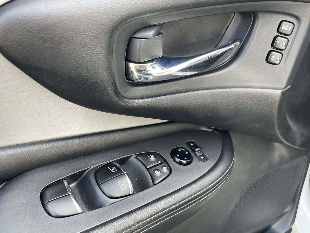 Used 2023 Nissan Murano SL w/ SL Moonroof Package image 15