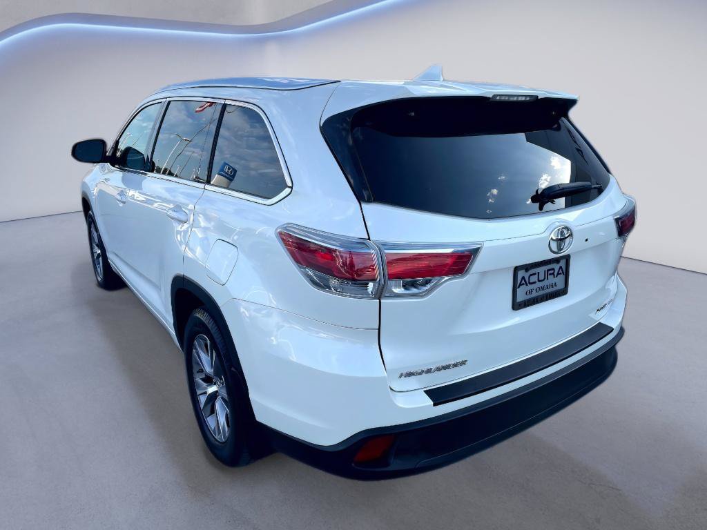 Used 2015 Toyota Highlander XLE AWD/4WD image 2