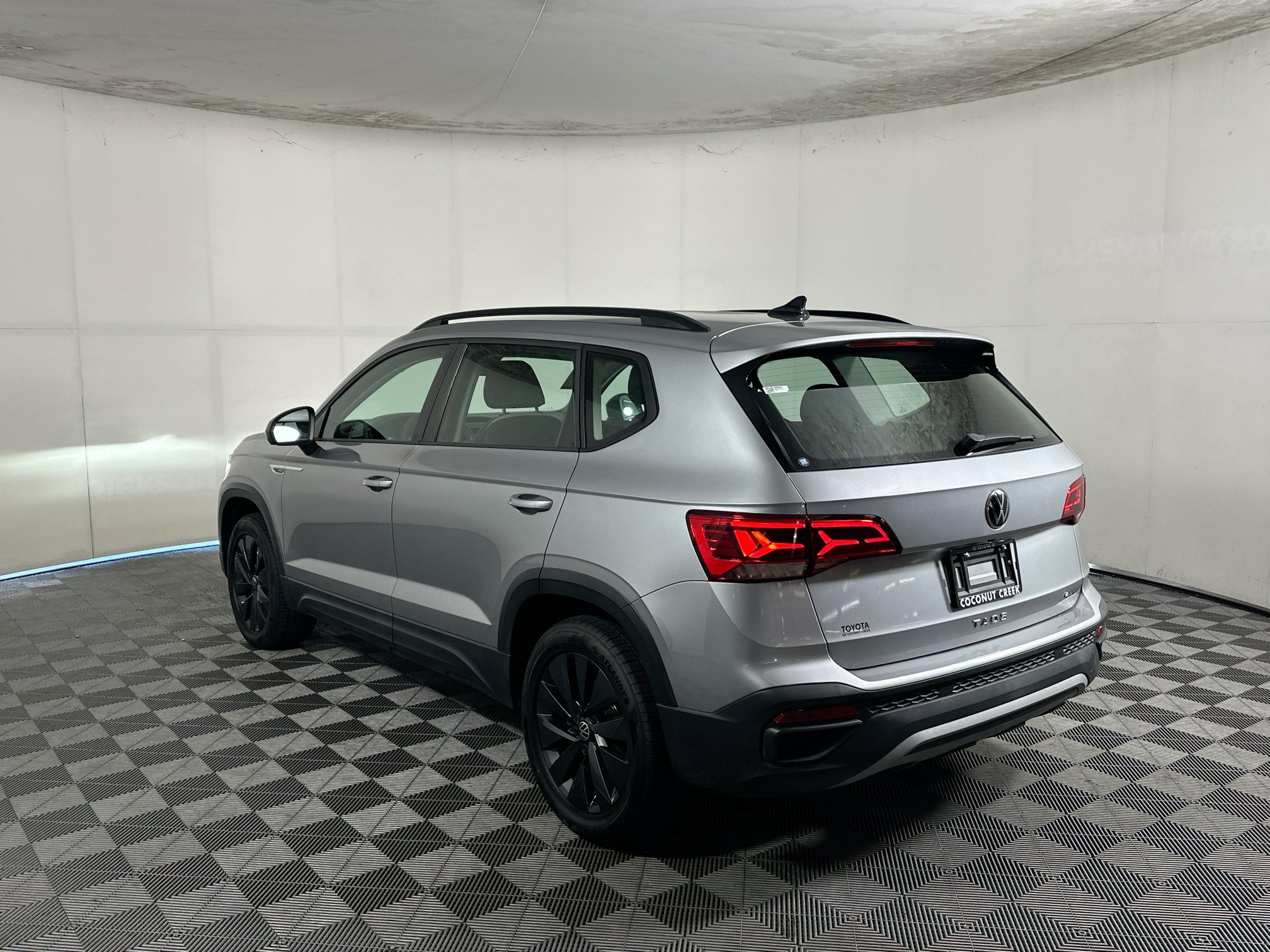 Used 2022 Volkswagen Taos S w/ IQ Drive S Package AWD/4WD image 5
