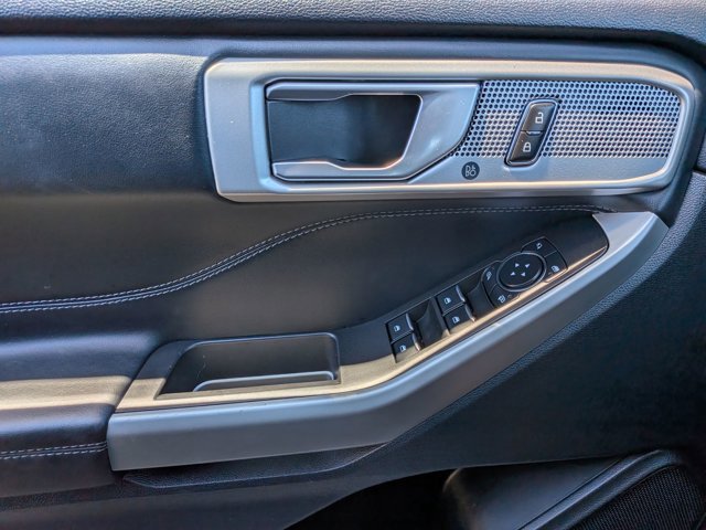 Used 2023 Ford Explorer Limited image 15