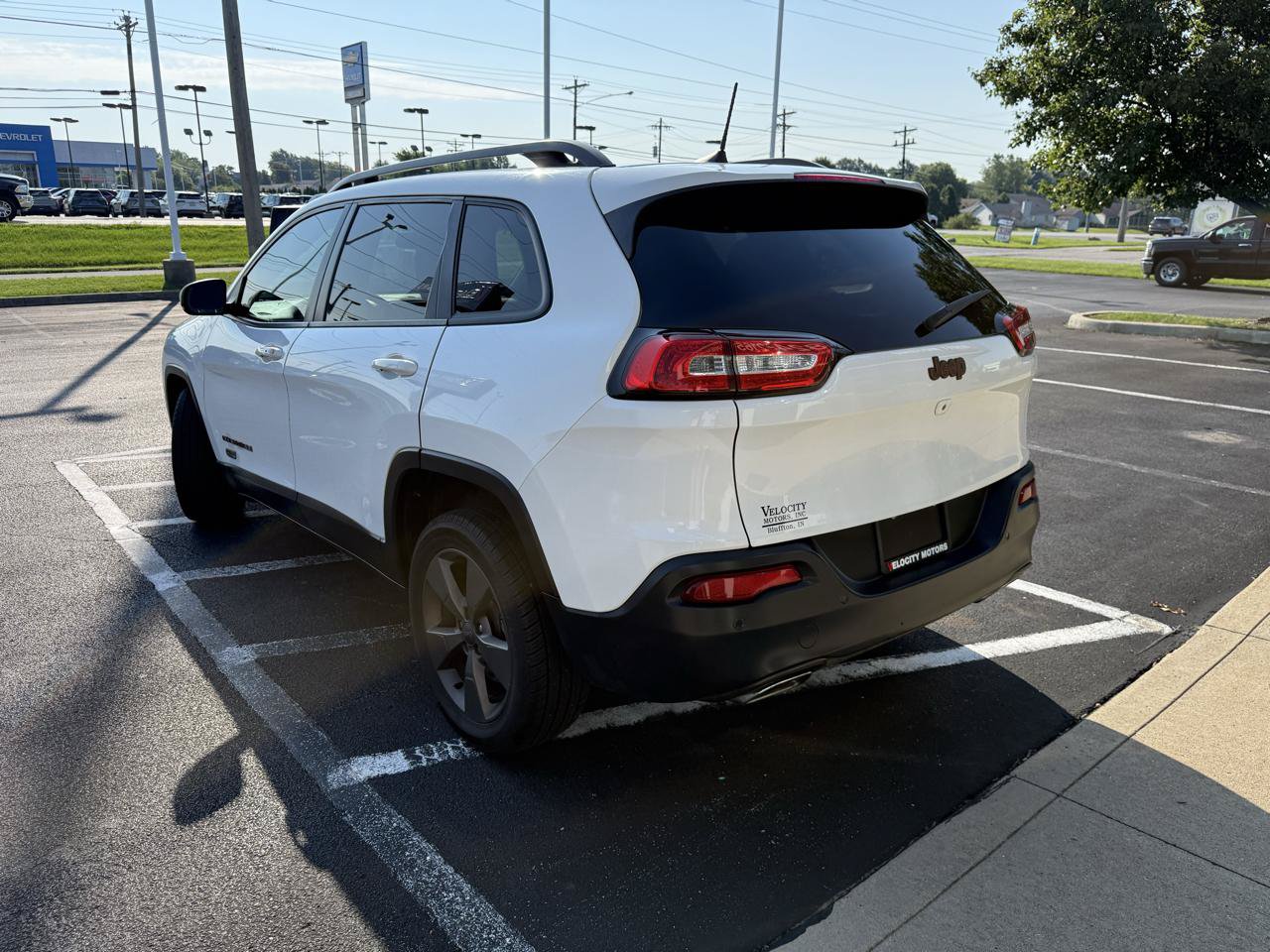 Used 2016 Jeep Cherokee 75th Anniversary FWD image 3