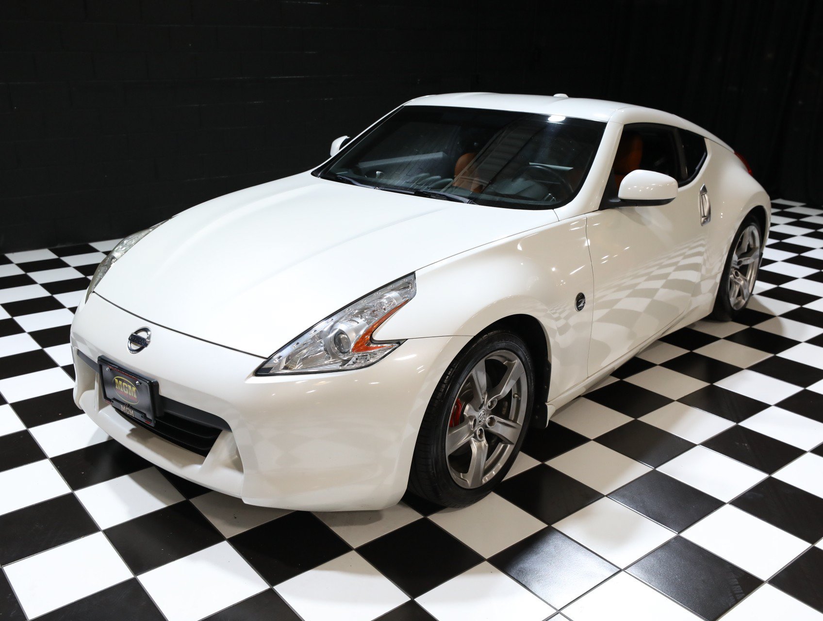 Used 2009 Nissan 370Z Touring RWD image 5