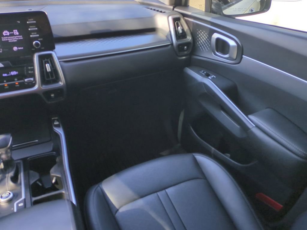 Used 2021 Kia Sorento S image 16