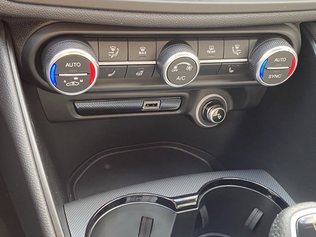 New 2025 Alfa Romeo Giulia AWD image 30