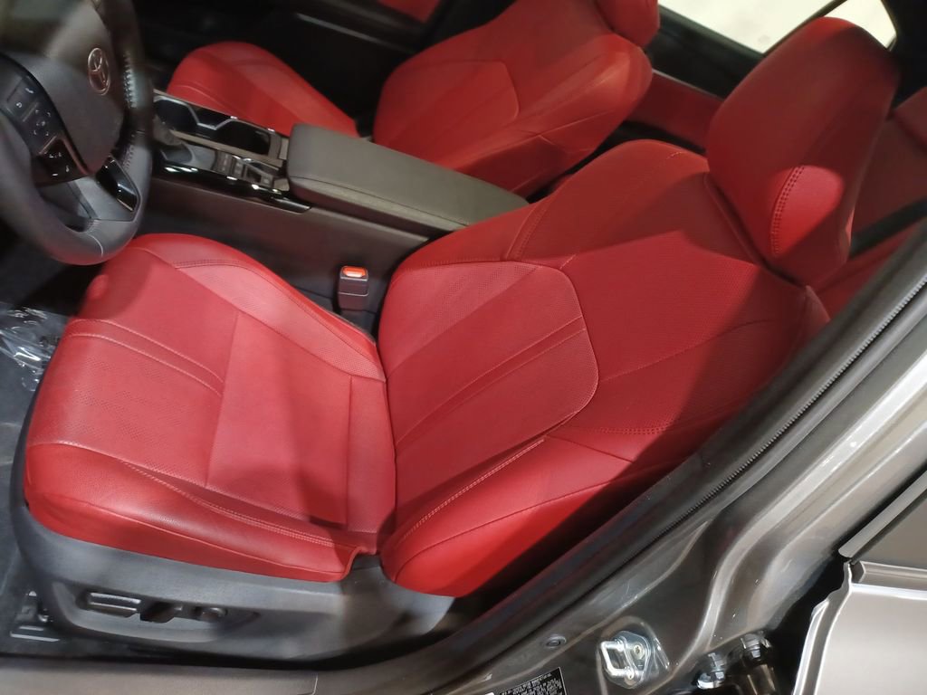 Used 2025 Toyota Camry XSE FWD image 13