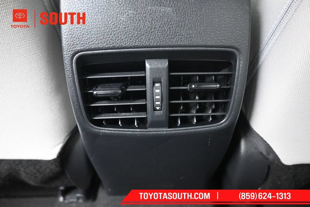 Used 2024 Toyota Corolla Cross L AWD/4WD image 23