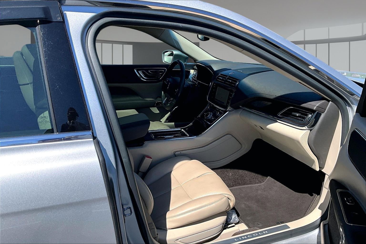 Used 2017 Lincoln Continental Reserve FWD image 29