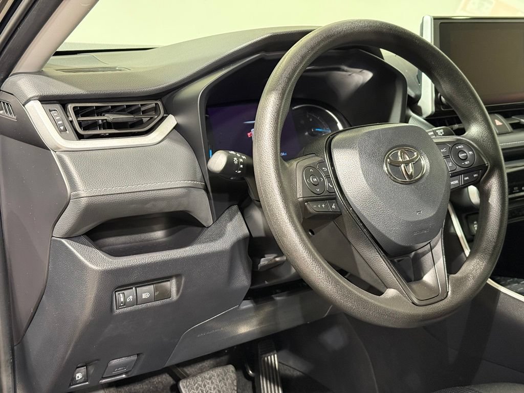 Certified 2024 Toyota RAV4 LE AWD/4WD image 17