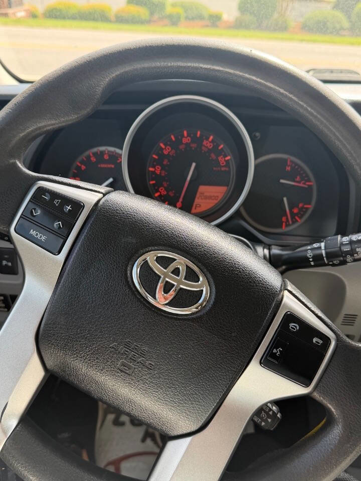 Used 2011 Toyota 4Runner SR5 w/ Convenience Pkg image 15