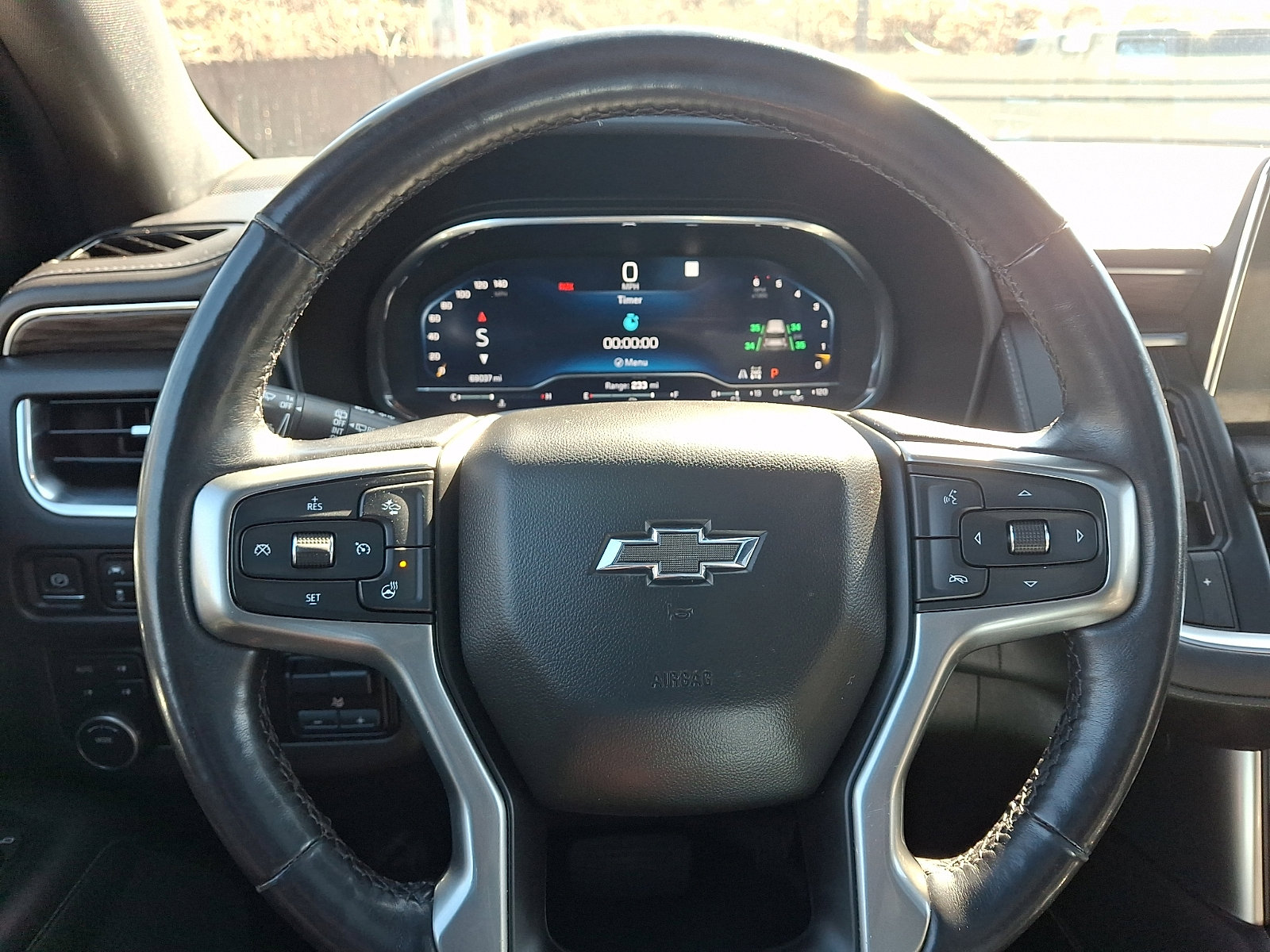 Used 2022 Chevrolet Suburban Z71 w/ Luxury Package image 21