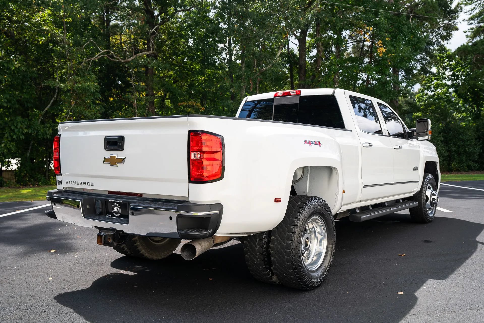 Used 2016 Chevrolet Silverado 3500 High Country w/ Duramax Plus Package AWD/4WD image 8