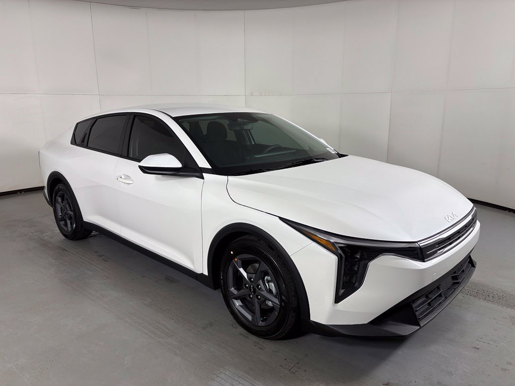 New 2026 Kia K4 FWD image 2