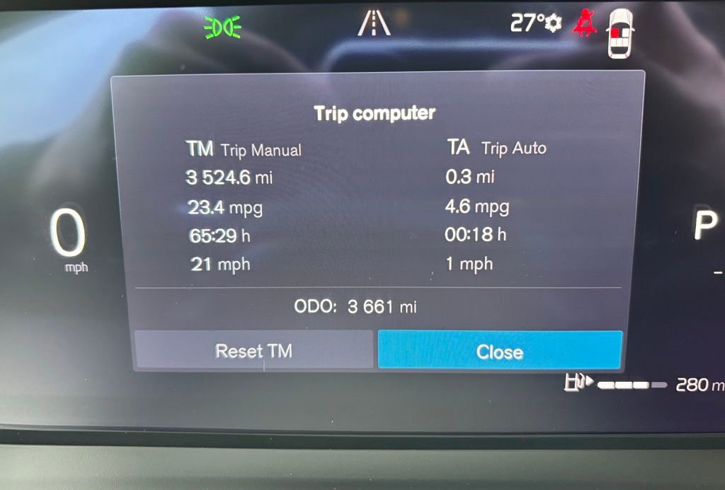 Certified 2026 Volvo XC40 B5 Plus w/ Protection Package Premier image 8