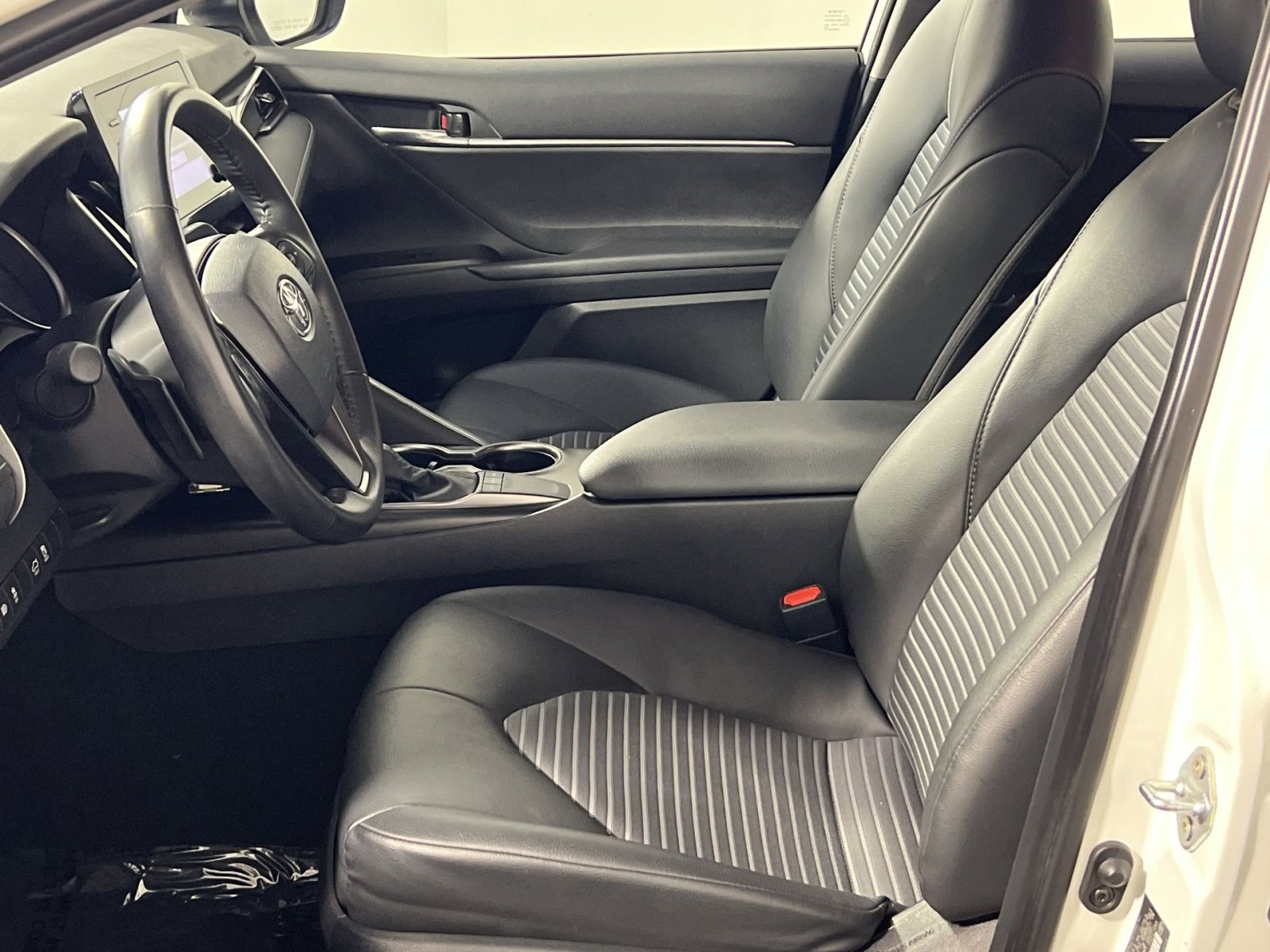 Used 2024 Toyota Camry SE image 13