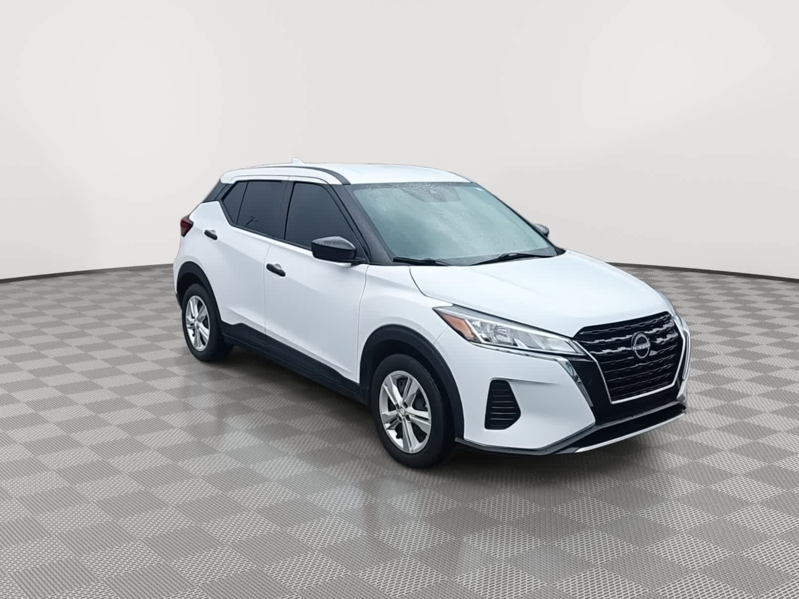 Used 2023 Nissan Kicks S FWD image 2
