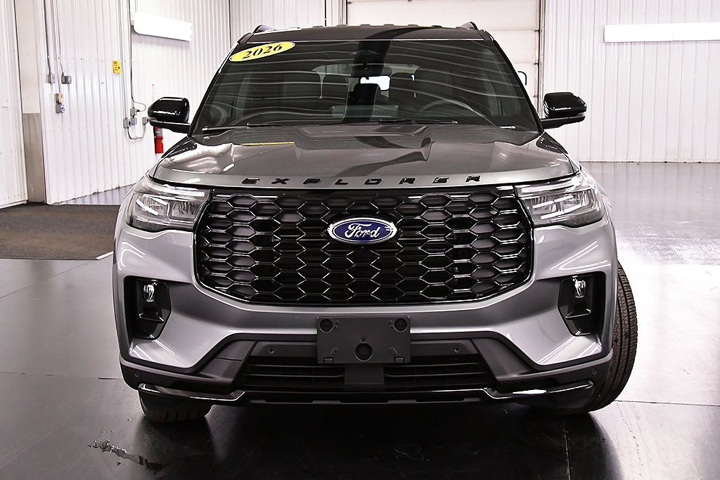 New 2026 Ford Explorer ST-Line image 2