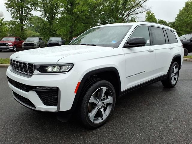 New 2026 Jeep Grand Cherokee L Limited w/ Luxury Tech Group II AWD/4WD image 9