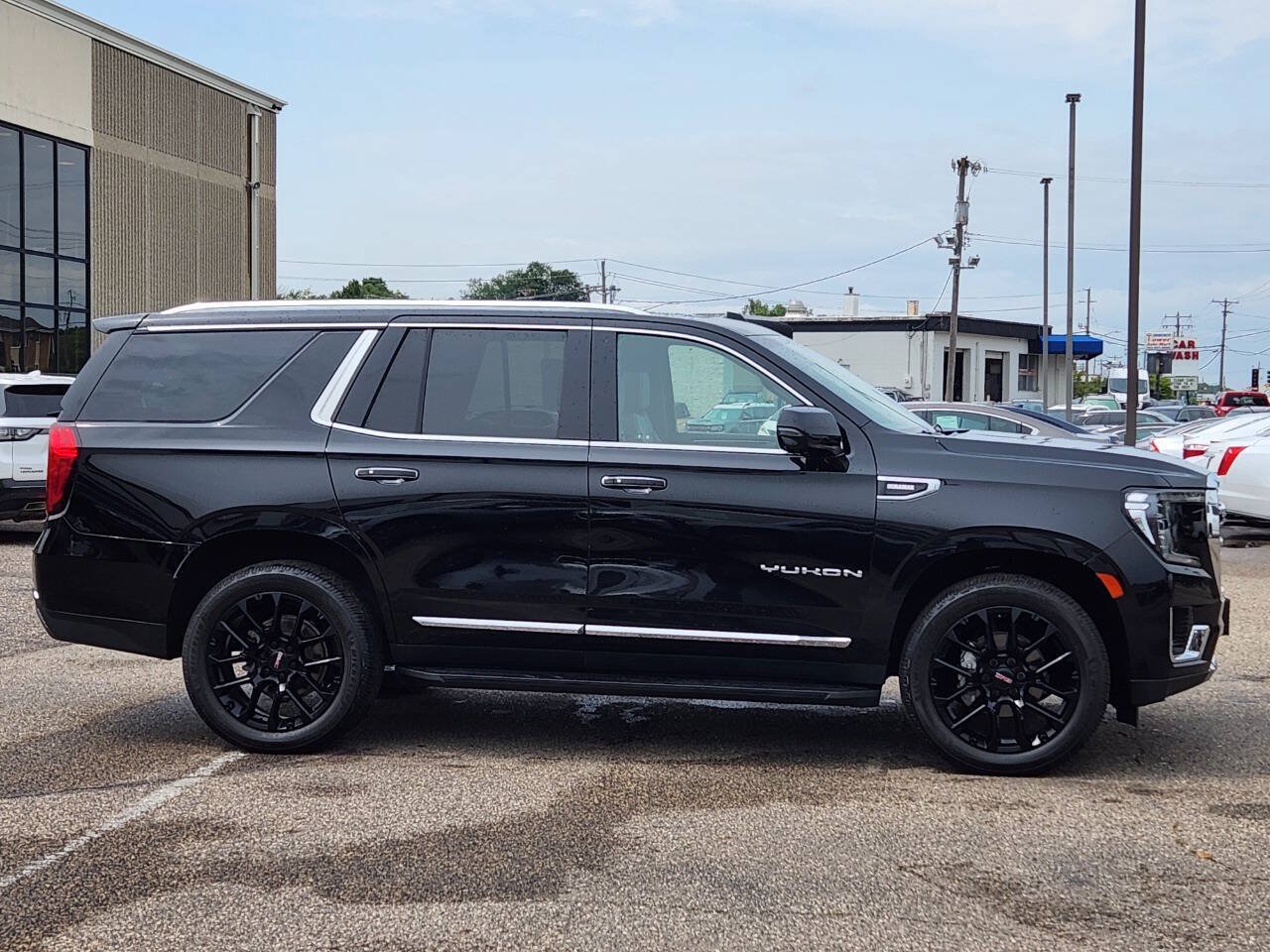Used 2022 GMC Yukon SLT w/ SLT Premium Package AWD/4WD image 12