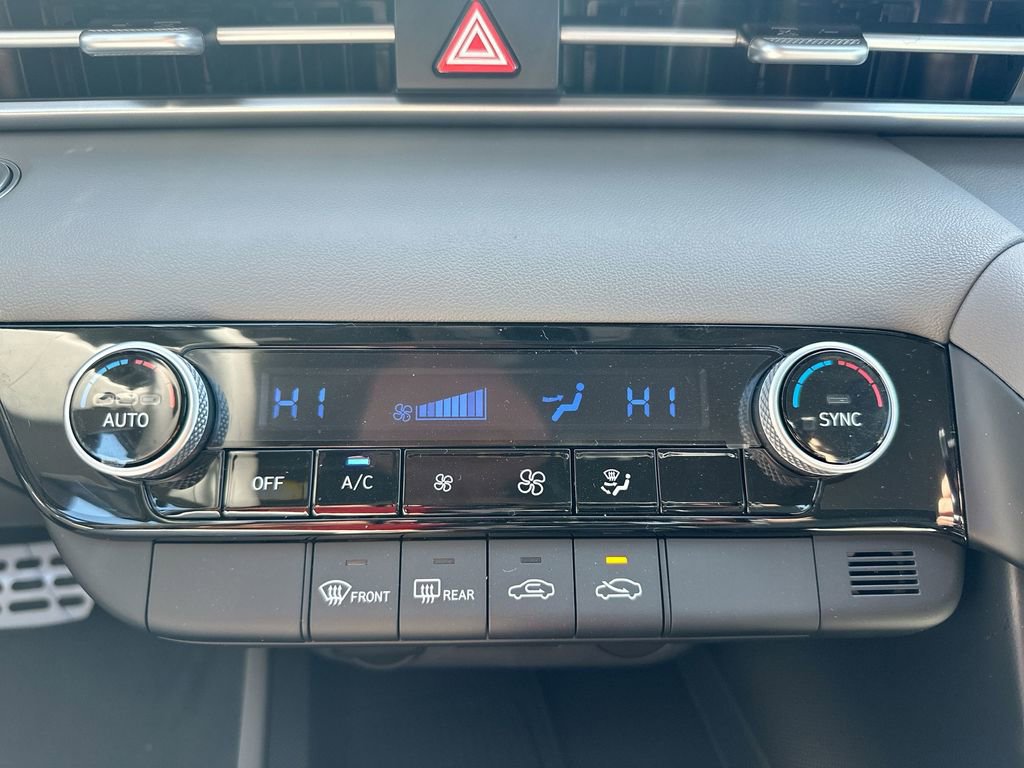Used 2025 Hyundai Elantra Sport image 44