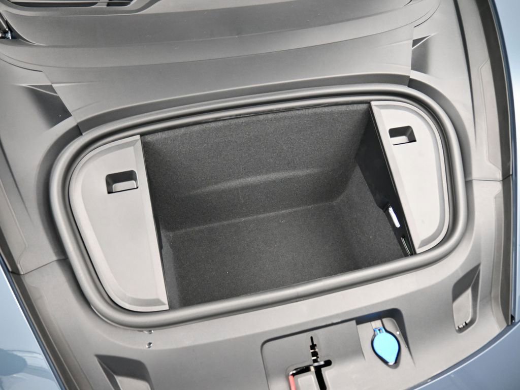 New 2026 Porsche Taycan Turbo S image 35