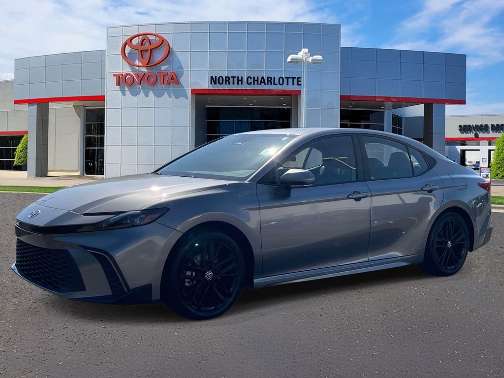 Used 2025 Toyota Camry SE w/ Convenience Package FWD image 5